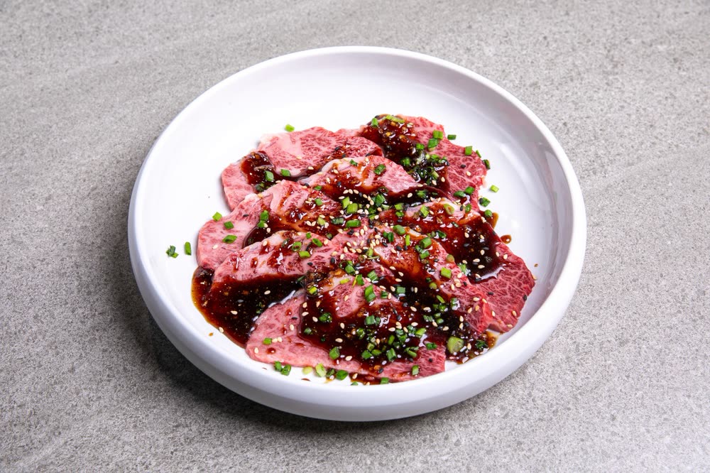 즉석 양념 숯불구이 (100g) Charcoal-Grilled Marinated Beef (100g) — 한우다움 홍대본점 시그니처 부위, 홍대 한우 Korean BBQ