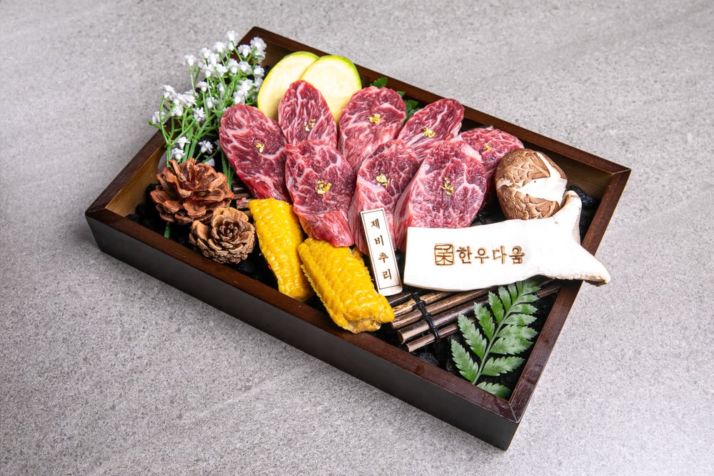 한우 제비추리 (100g) Hanwoo Beef Neck Chain (100g) — 한우다움 홍대본점 미식 부위, 홍대 한우 Korean BBQ