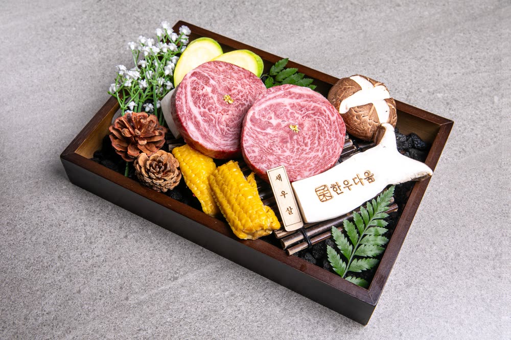 한우 새우살 (100g) Hanwoo Ribeye Cap (100g) — 한우다움 홍대본점 프리미엄 부위, 홍대 한우 Korean BBQ